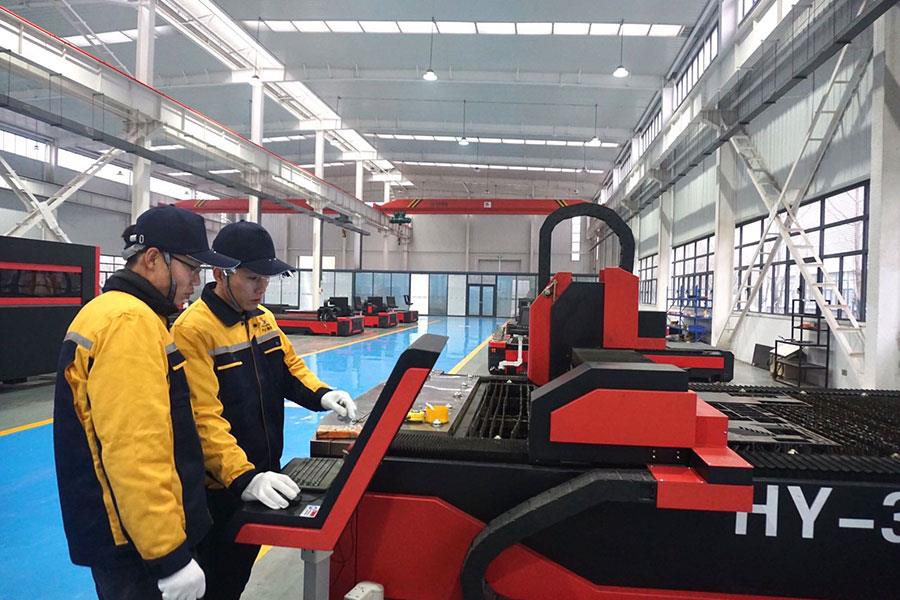 激光对眼睛的伤害有多大?激光技术行业的工作人员应该做些什么来保护激光并减轻损害?如何选择激光眼镜?